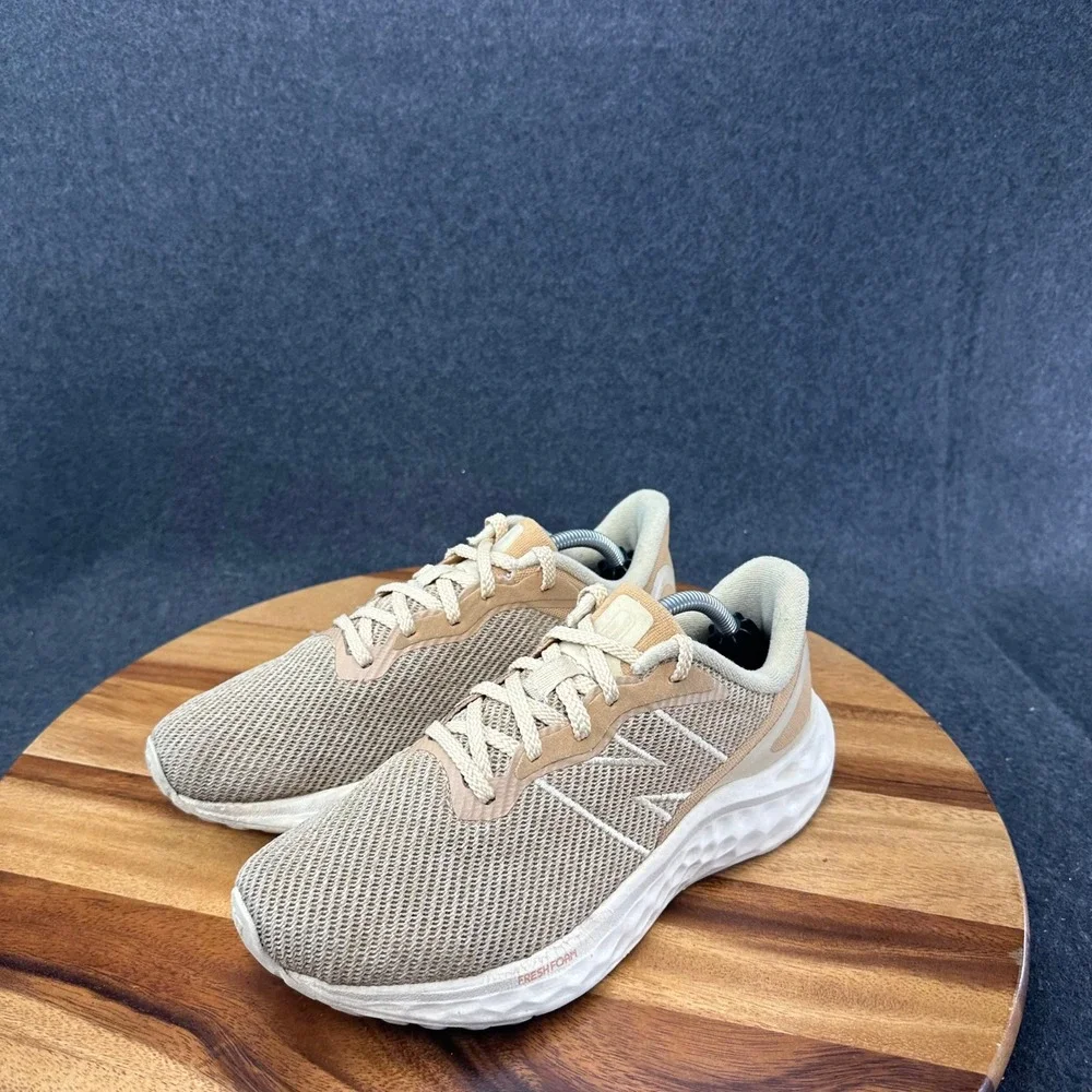 New Balance Fresh Foam Arishi V4 Shoes Womens 8 Beige Running Sneakers WARISAD4